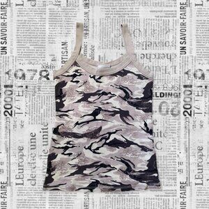 Vintage Y2K gray and black camo/floral print tank top